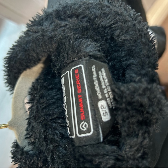 North face fuzzy jacket - Picture 5 of 5